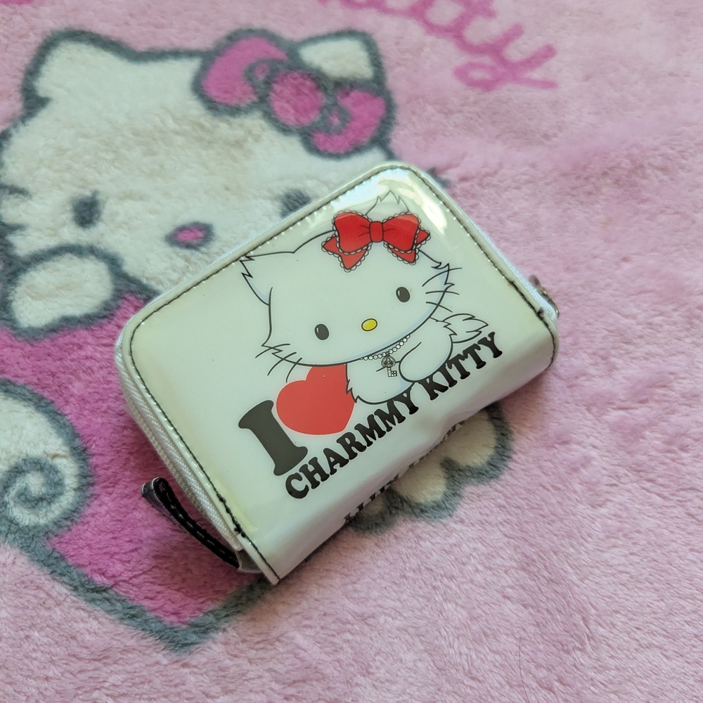 Hello Kitty Charmmy Wallet White and Red Wallet